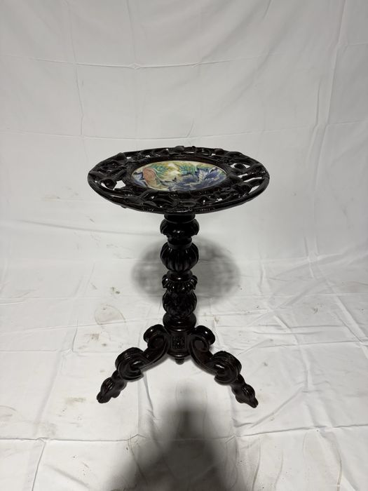 Suport decorativ din lemn sculptat manual in stil victorian