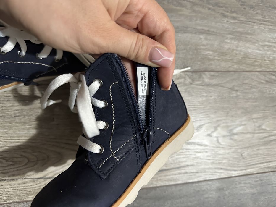 Ghete baietei Clarks