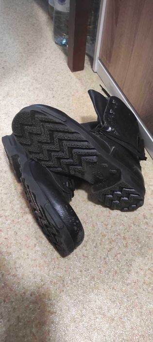 Здрави и много устойчиви мъжки кубинки с връзки.