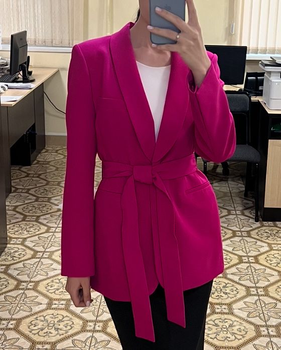 Пиджак с ремешком Zara