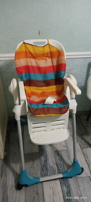 продам,столик для кормления