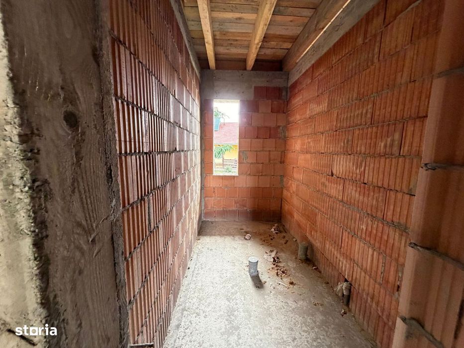 Casă de vânzare 260 mp utili + 1052 mp teren in centrul orasului Covas