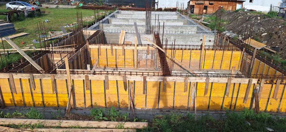 Lucrari constructii-case la rosu și la cheie-Renovări apartamente