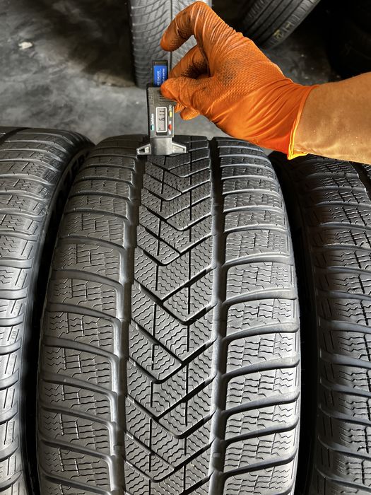 4 anvelope iarna 255/40/18 + 225/45/18 , Pirelli , RunFlat , BMW* , DOT 2024 , 6-7 mm !