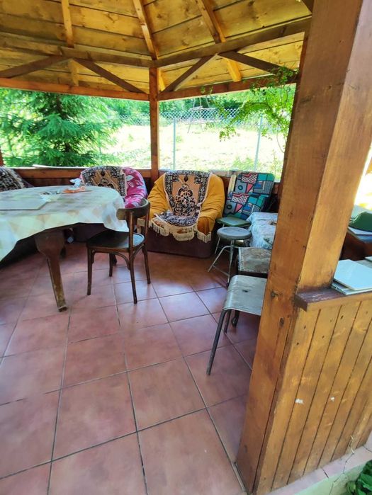 Casa cu 2 apartamente + teren 9184 mp in Vulcana Băi, județul Dambovita