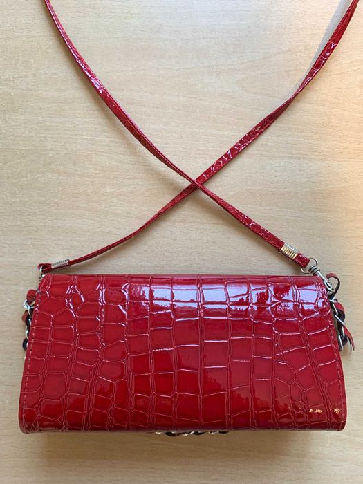 Официална лачена дамска чанта от еко кожа