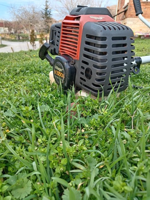 Христорез/тример за трева вики