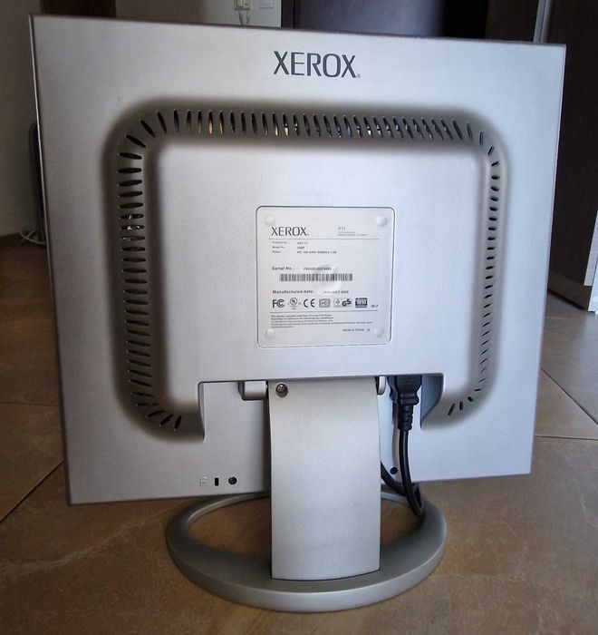 LCD Монитор XEROX 17" 700P Отлично състояние без забележки