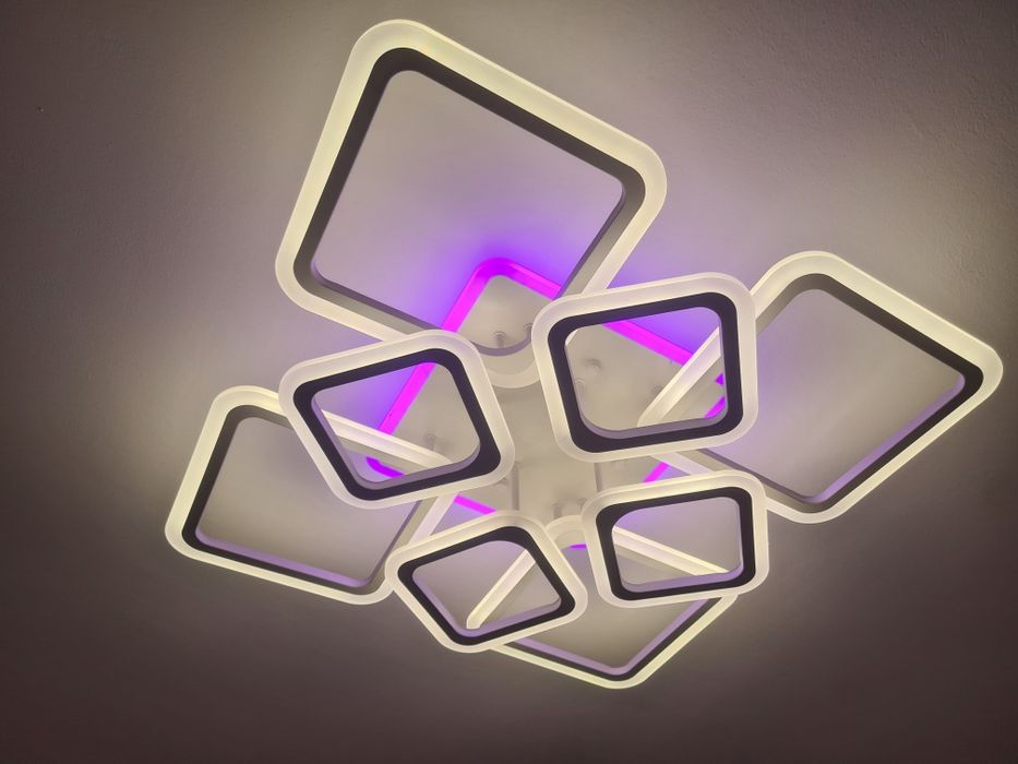 Vând 2 lustre led rgb 240w