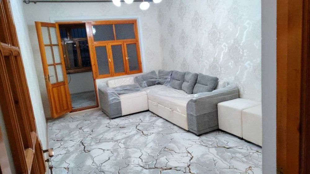 Чорсу ва Қоратош оралиғида квартира ижарага берилади (Парковкаси бор!)
