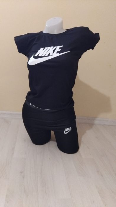 Compleuri fete Puma și Nike ieftine.