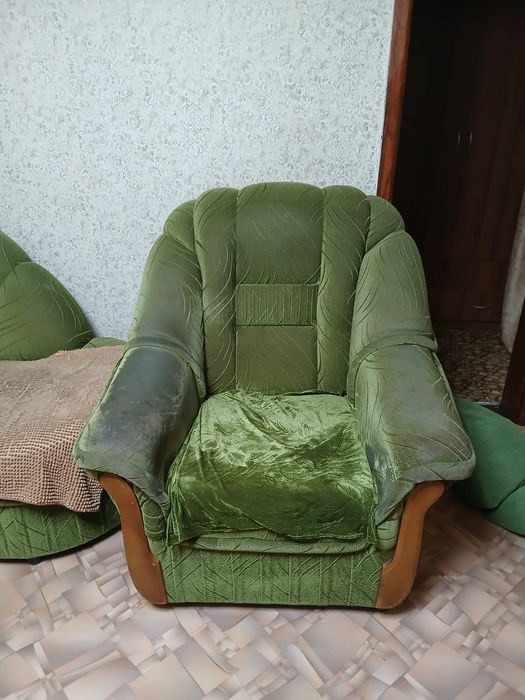 Отдам бесплатно диван