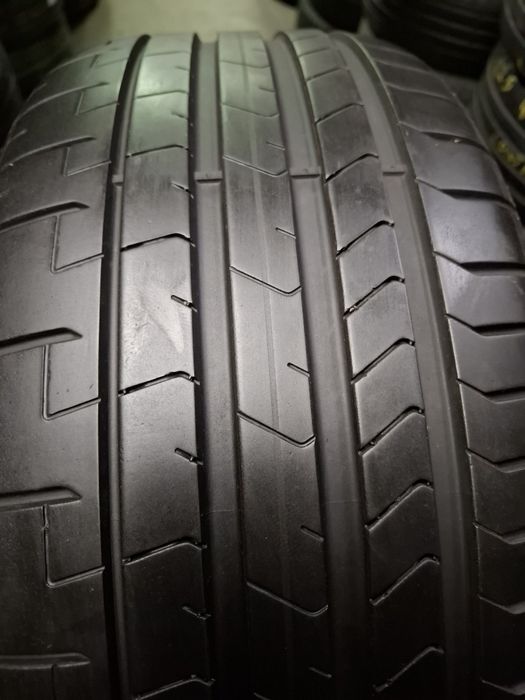 235 35 19 vând 4 anvelope vara Pirelli