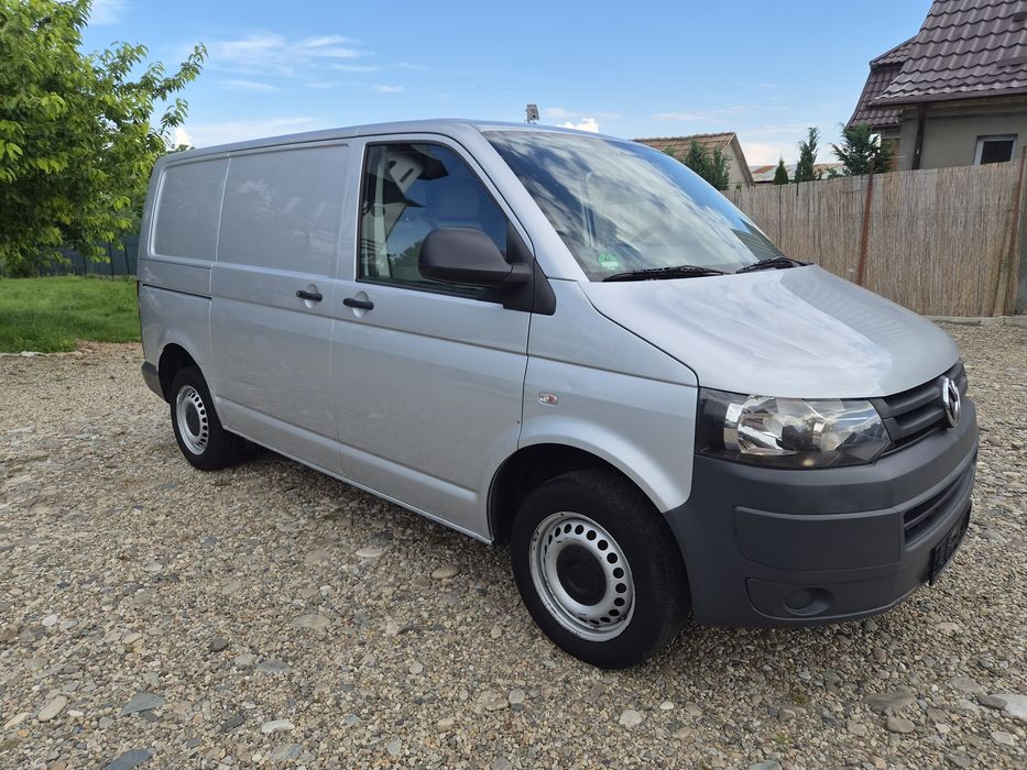 VW Transporter 2011 2.0TDI 140 CP AC 3 locuri