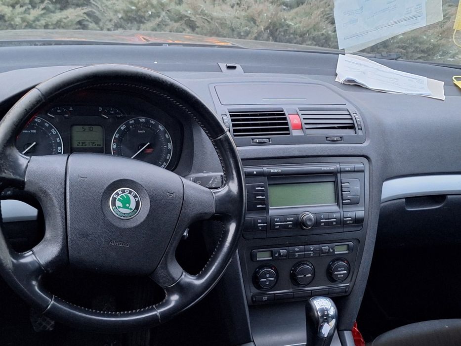 Octavia 2 casa valea voievozilor benzina 1.6 si gpl