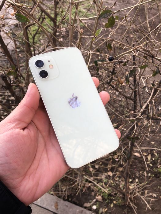 В продаже Айфон 12. 128Gb