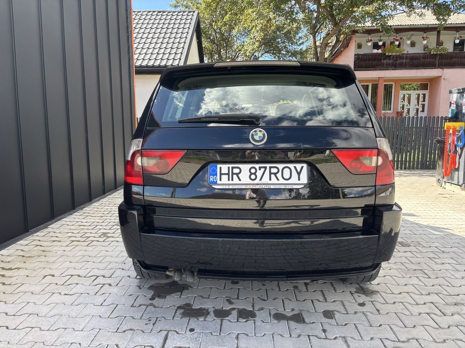 BMW X3.