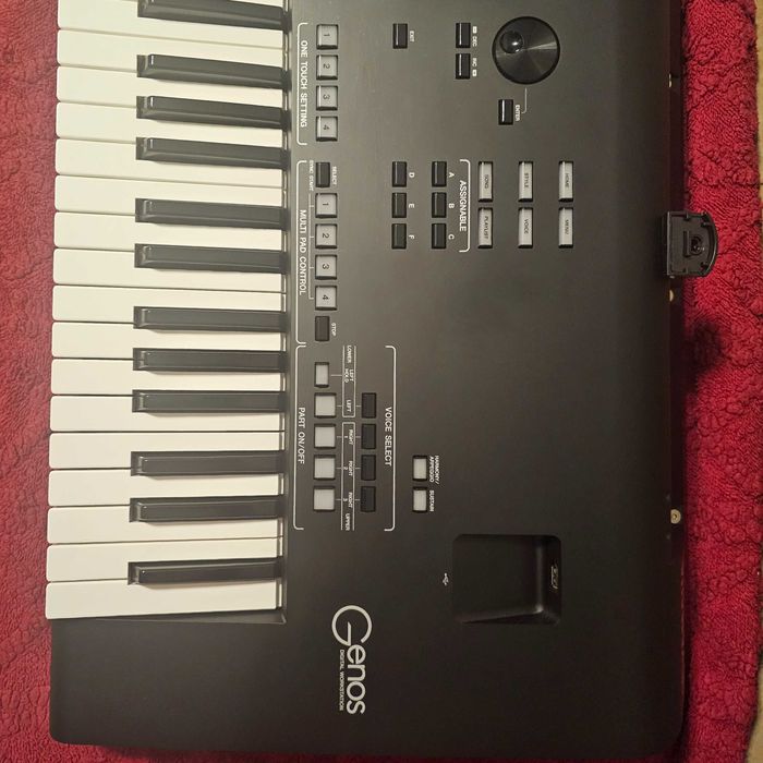 Vand sau schimb Yamaha Genos