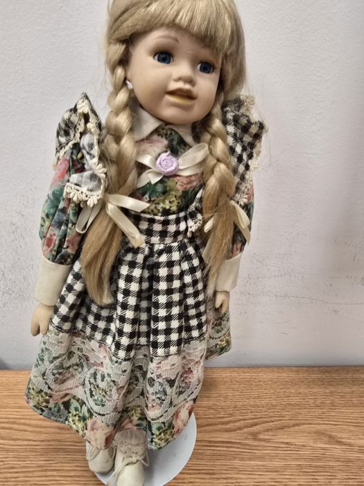 Domenișoara "Eliza" - Farmecul Tineresc