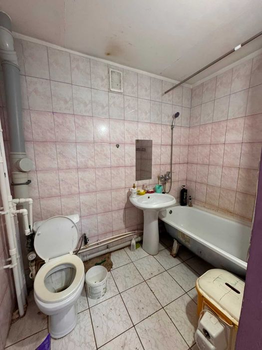 срочно продам 1 ком квартиру 9300