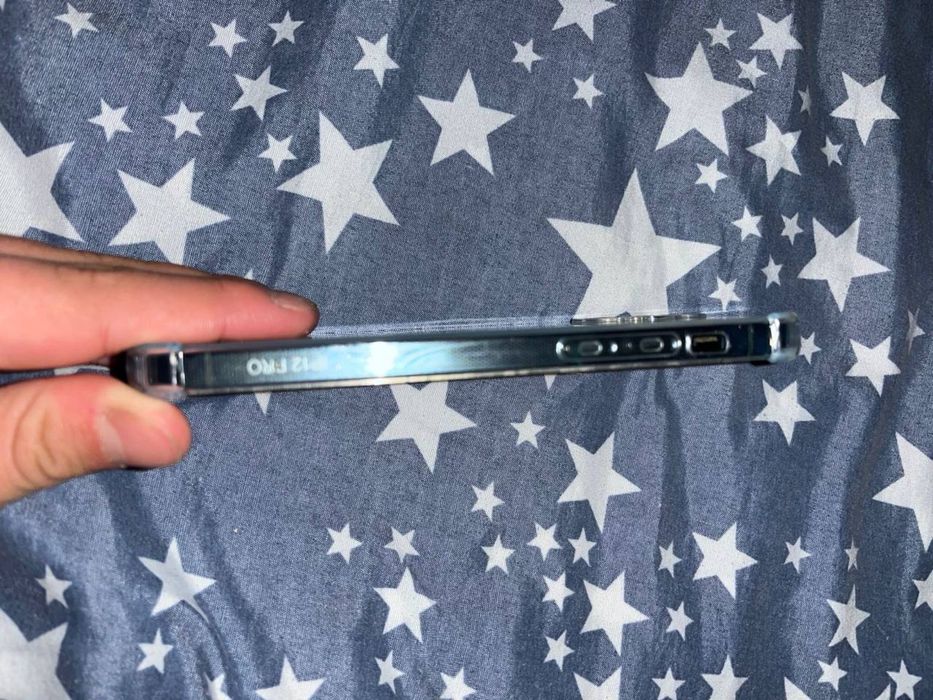 Продам айфон 12про