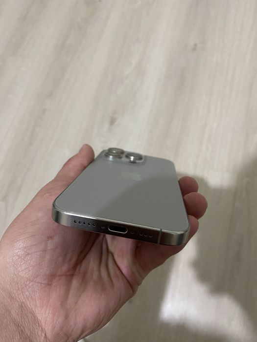 iphone 15 pro.