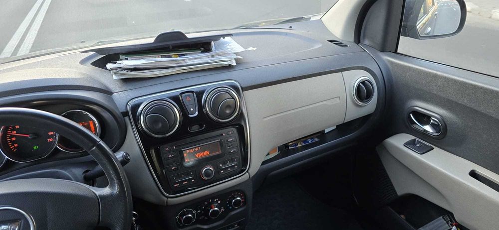 Dacia lodgy 7 locuri

2 chei
