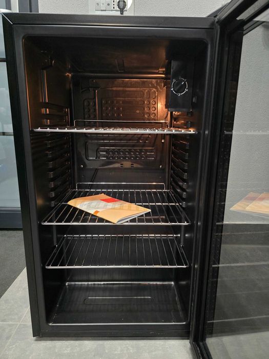 Minibar frigider racitor bauturi sau vinuri Klarstein Beersafe XXL 80 litri