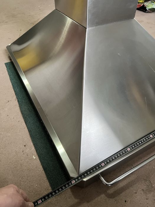 Hotă pentru insulă. Miele