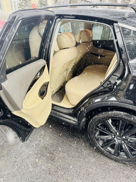 Продаётся своя Infiniti EX35