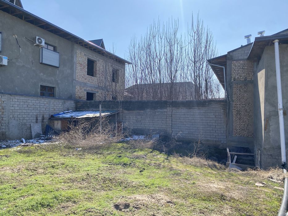 Uchastka sotiladi 2.5 sotix