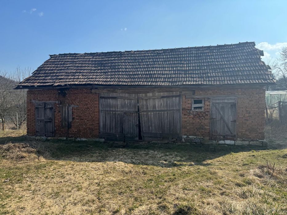 Vand casa la tara sat Elciu
