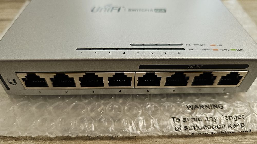 Ubiquiti UniFi - echipament profesional rețea router WI-FI
