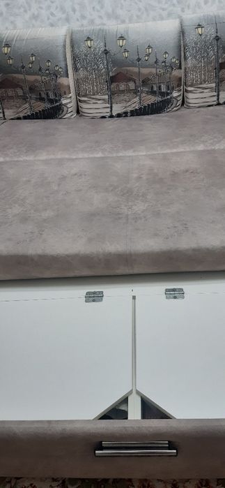 Продам диван в хорошем состоянии