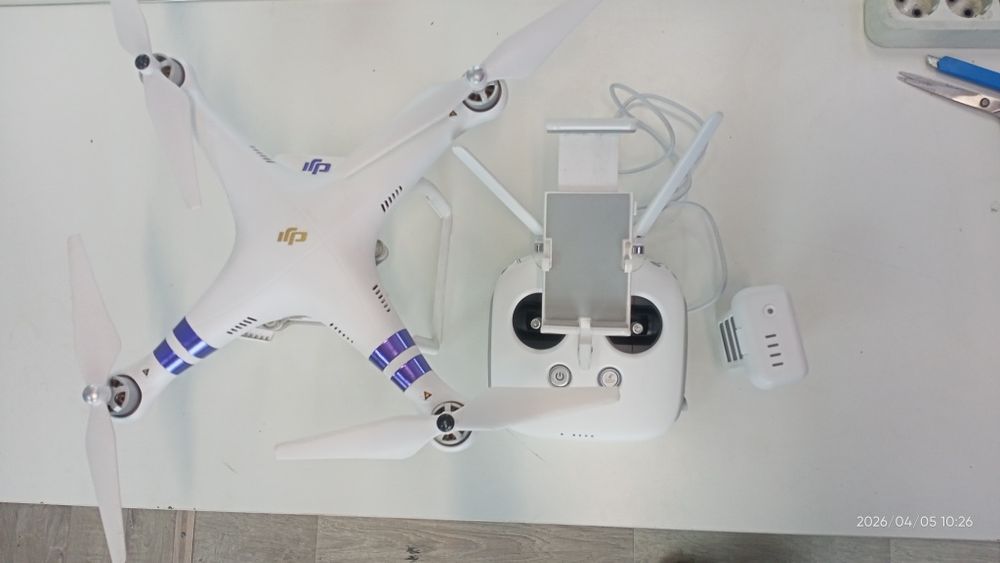 Дрон квадрокоптер DJI phantom 3 professional 4K