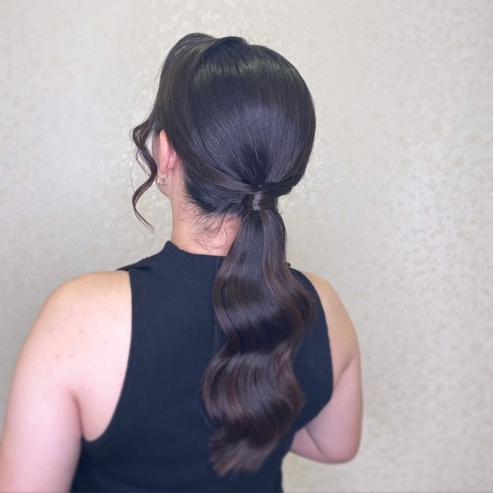 Макияж,прическа выезд есть