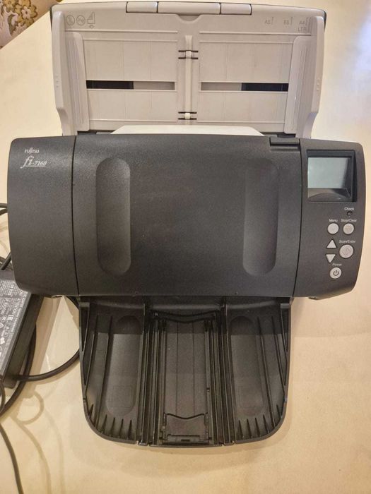 Професионален документен скенер Fujitsu fi-7160