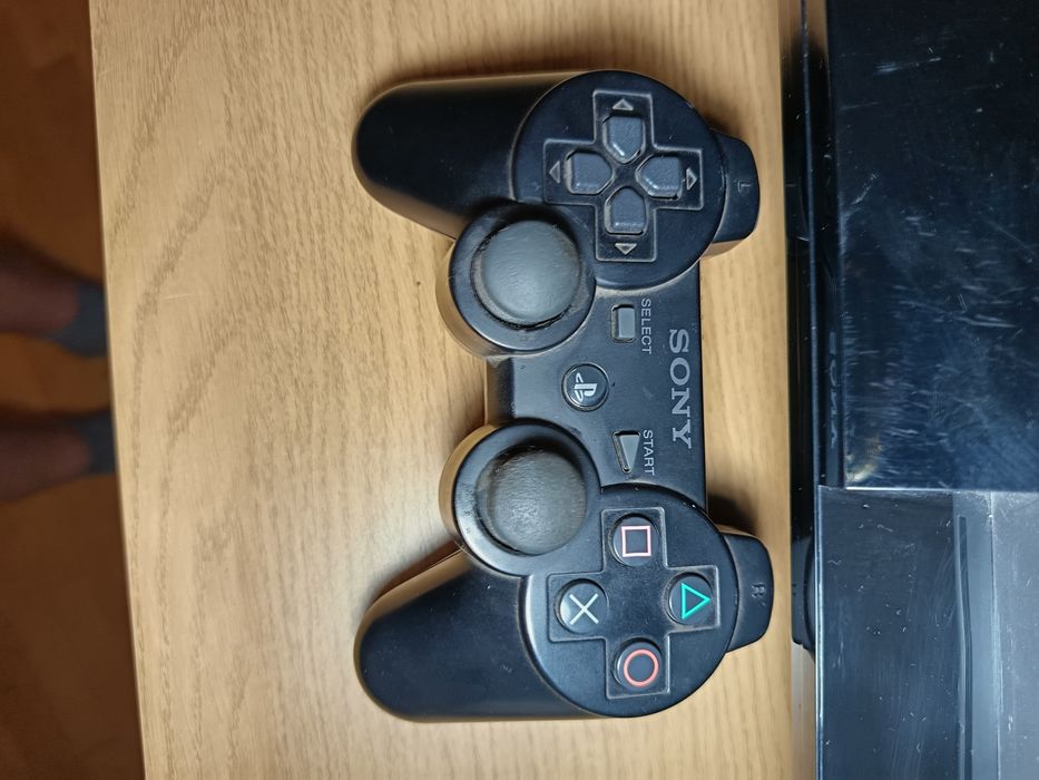 Vând PlayStation 3 impecabil
