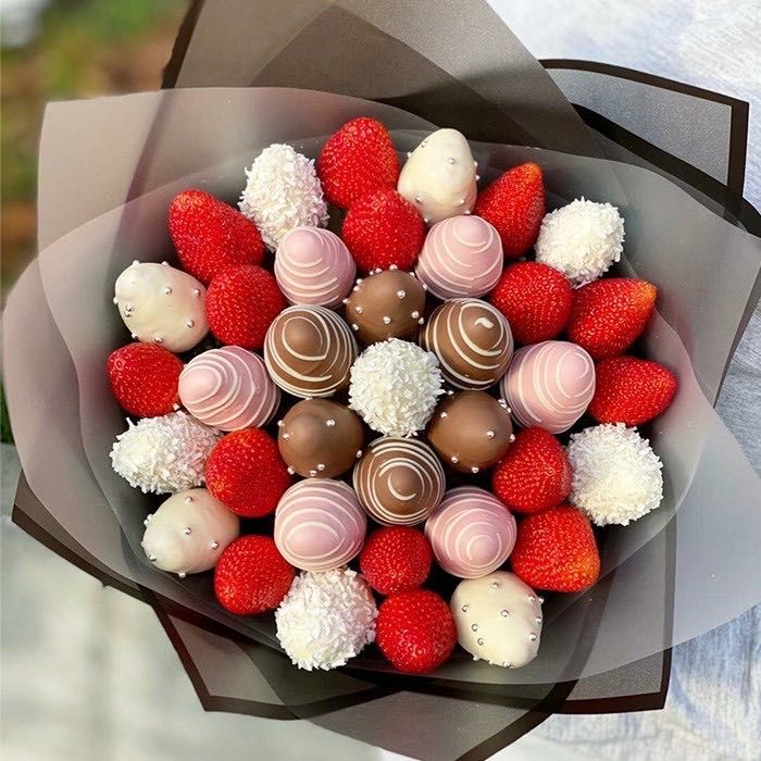 Клубника в шоколаде, букеты 24/7