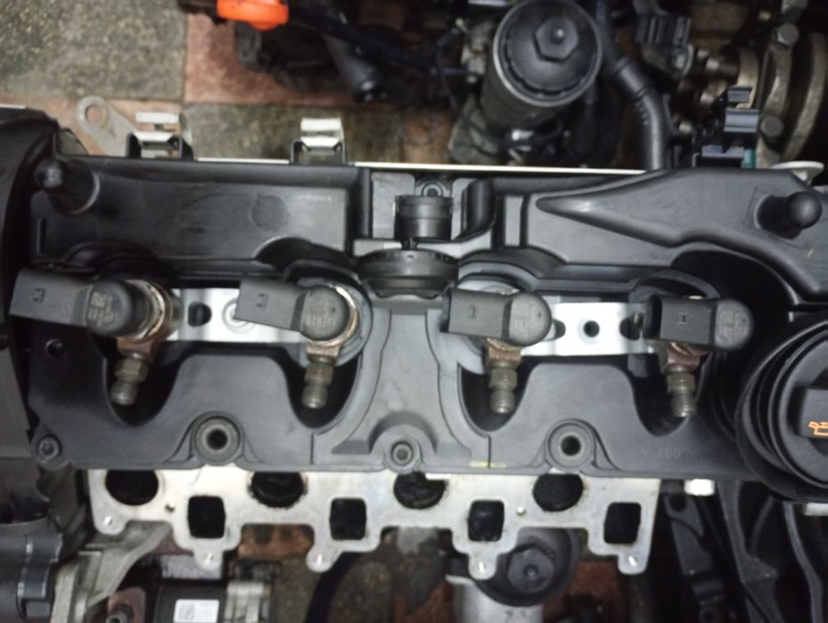 Injector injectoare vw passat b6 passat b7 vw golf6 1.6tdi cay octavia