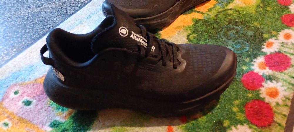 The North Face size 42