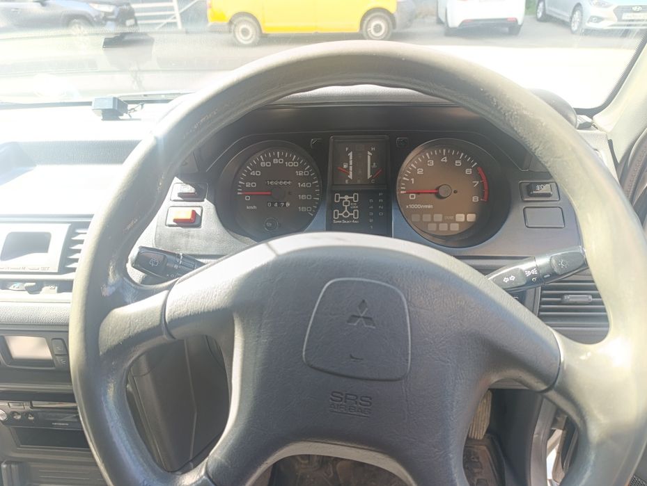 Mitsubishi Pajero 2