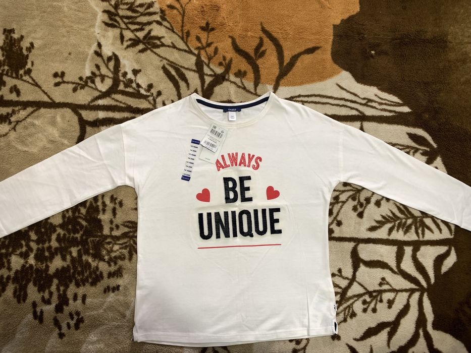 Новая, турецка кофточка для девочек.