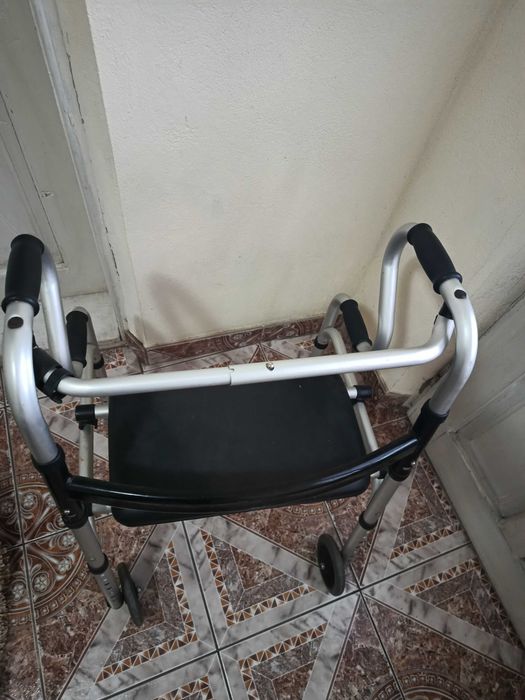 Cadru mers pliabil, curbat, cu ROȚI si sezut /Dizabilitati/ajustabil