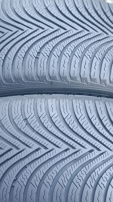 225/55/17 Michelin