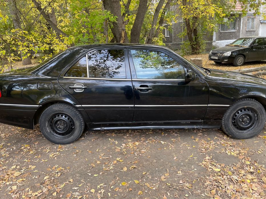 Mercedes Benz W202 C220