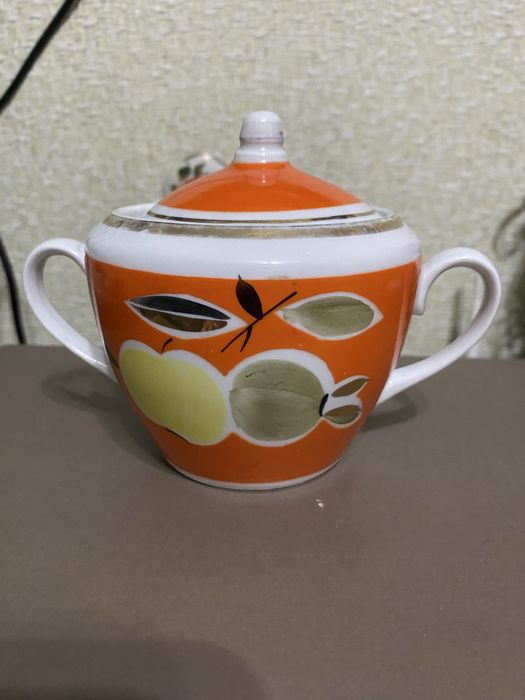 Сахарница. Полонский фарфор.