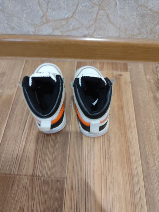 Кроссовки детские