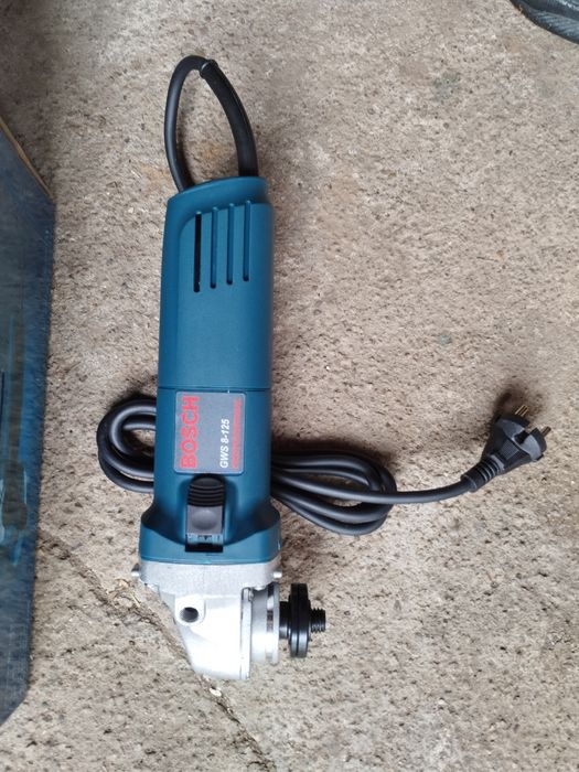 Продавам ъглошлайф Bosch GWS 8-125