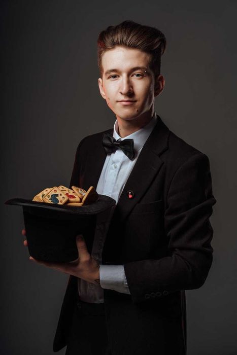 Фокусник Иллюзионист